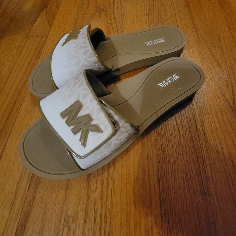Michael Kors White and Tan Slide Sandals - Picture 2 of 3